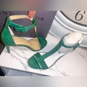 8 Ann Taylor green suede ankle strap heel 4 in